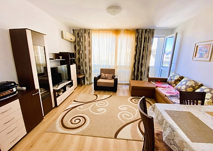 Велика двокімнатна квартира з видом на море. Фото 2