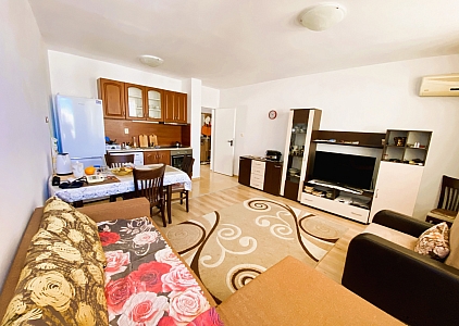 Велика двокімнатна квартира з видом на море. Фото 4