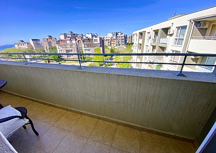 Велика двокімнатна квартира з видом на море. Фото 19