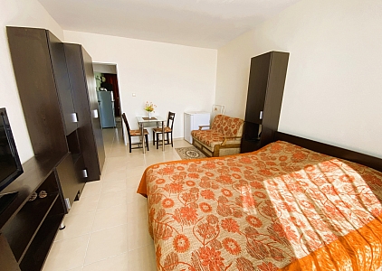 Простора двокімнатна квартира за 500 метрів від моря. Фото 5