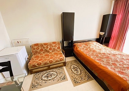 Простора двокімнатна квартира за 500 метрів від моря. Фото 22