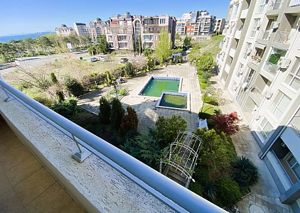 Простора двокімнатна квартира за 500 метрів від моря. Фото 7