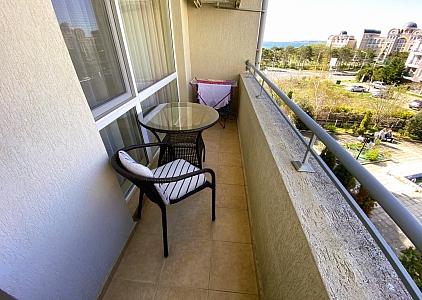 Простора двокімнатна квартира за 500 метрів від моря. Фото 24