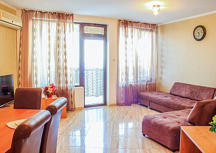 Отличная квартира у моря в курорте Святой Влас. Фото 3