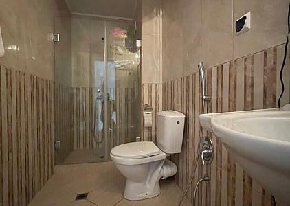 Двухкомнатная квартира в красивом комплексе. Фото 12