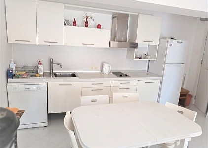 Spacious three-room apartment with a large terrace and a lawn in the center of St. Vlas. Photo 4 Spacious three-room apartment with a large terrace and a lawn in the center of St. Vlas. Photo 4