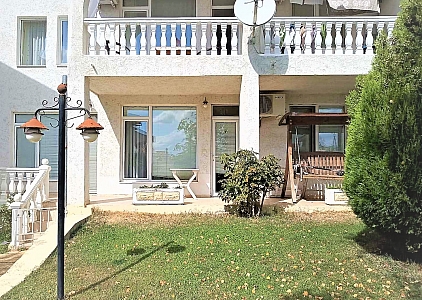 Spacious three-room apartment with a large terrace and a lawn in the center of St. Vlas. Photo 2 Spacious three-room apartment with a large terrace and a lawn in the center of St. Vlas. Photo 2