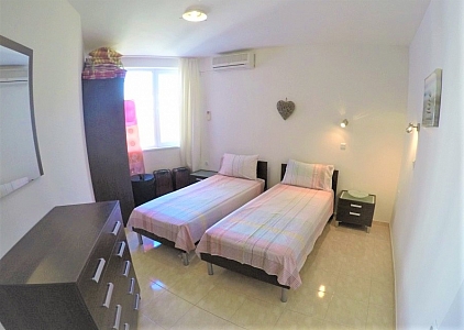 Three-room apartment with sea view in the center of St. Vlas. Photo 4 Three-room apartment with sea view in the center of St. Vlas. Photo 4