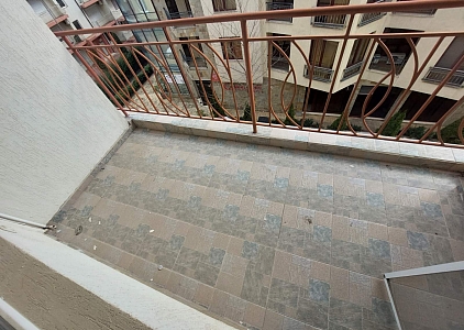 Excellent inexpensive apartment in a complex with a low maintenance fee. Photo 11