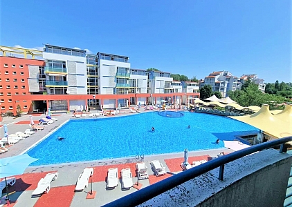 Spacious one-bedroom apartment in a beautiful complex. Photo 7