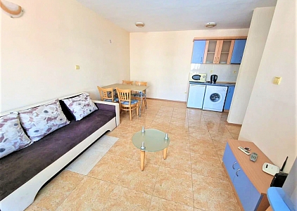 Spacious one-bedroom apartment in a beautiful complex. Photo 9