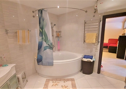 Große Dreizimmerwohnung 150 Meter vom Strand entfernt. Foto 5