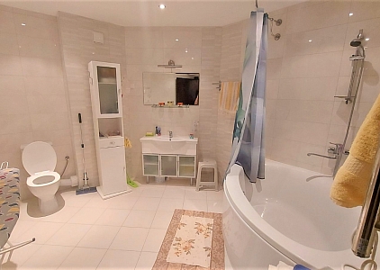 Große Dreizimmerwohnung 150 Meter vom Strand entfernt. Foto 15