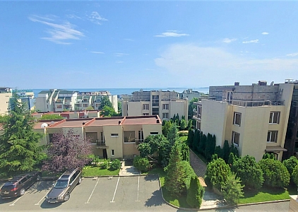 Große Dreizimmerwohnung 150 Meter vom Strand entfernt. Foto 1