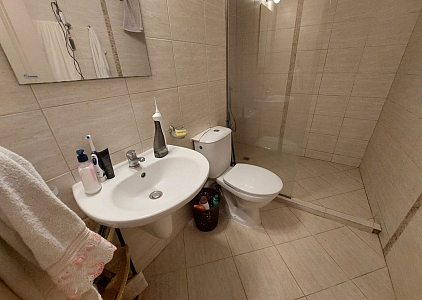 Двухкомнатная квартира в красивом комплексе. Фото 25