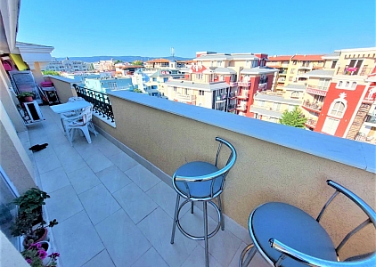 Красивая двухкомнатная квартира на Солнечном берегу. Фото 4