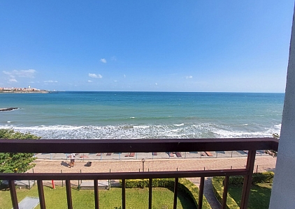 Beautiful apartment with a magnificent sea view on the first line. Photo 1 Beautiful apartment with a magnificent sea view on the first line. Photo 1