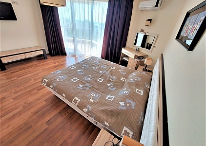 Geräumige Zweizimmerwohnung 150 Meter vom Meer entfernt. Foto 7