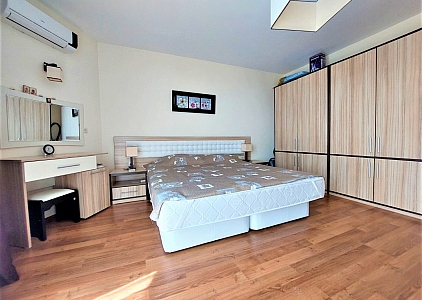 Geräumige Zweizimmerwohnung 150 Meter vom Meer entfernt. Foto 24