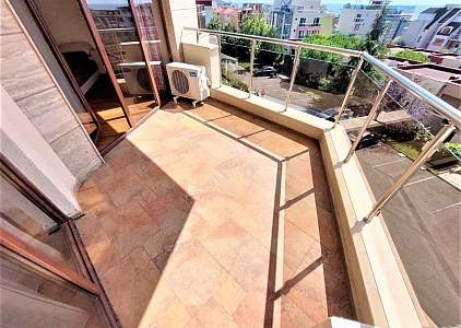 Geräumige Zweizimmerwohnung 150 Meter vom Meer entfernt. Foto 11