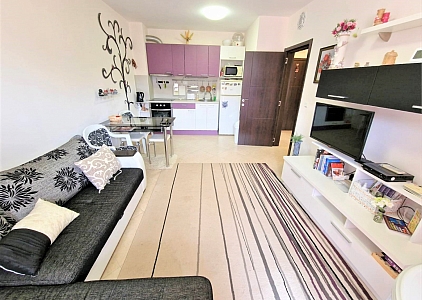 Красивая двухкомнатная квартира в пешей доступности к морю. Фото 12