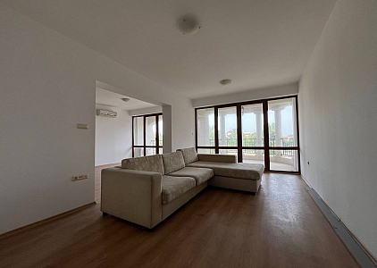 Velký byt v dobrém komplexu. Foto 14