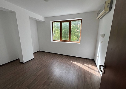 Velký byt v dobrém komplexu. Foto 9