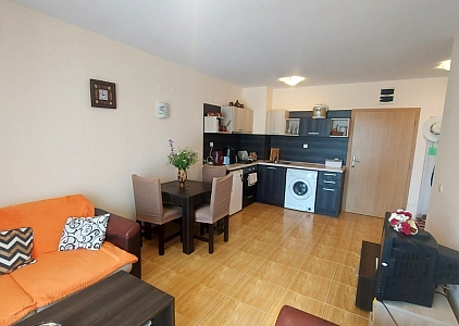Dvoupokojový apartmán s výhledem na bazén v luxusním komplexu. Foto 2 Dvoupokojový apartmán s výhledem na bazén v luxusním komplexu. Foto 2
