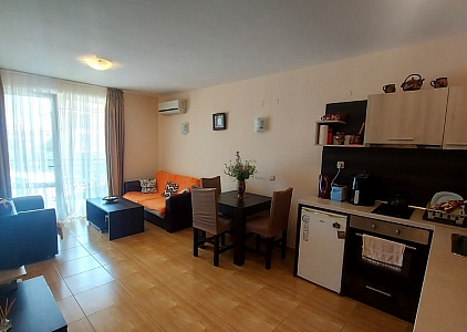 Dvoupokojový apartmán s výhledem na bazén v luxusním komplexu. Foto 3 Dvoupokojový apartmán s výhledem na bazén v luxusním komplexu. Foto 3