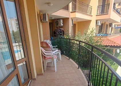 Dvoupokojový apartmán s výhledem na bazén v luxusním komplexu. Foto 8 Dvoupokojový apartmán s výhledem na bazén v luxusním komplexu. Foto 8