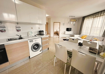 Duży apartament z bocznym widokiem na morze w doskonałym kompleksie 200 metrów od plaży. Zdjęcie 2