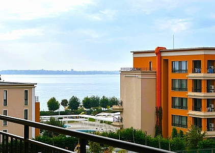 Duży apartament z bocznym widokiem na morze w doskonałym kompleksie 200 metrów od plaży. Zdjęcie 4