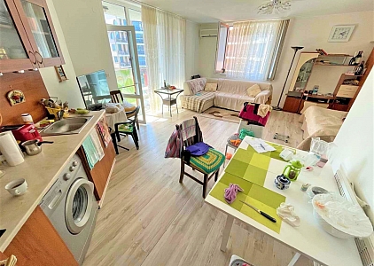 Przestronne studio z pięknym widokiem na basen. Zdjęcie 2