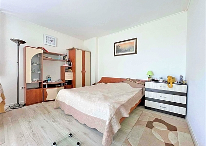 Przestronne studio z pięknym widokiem na basen. Zdjęcie 4