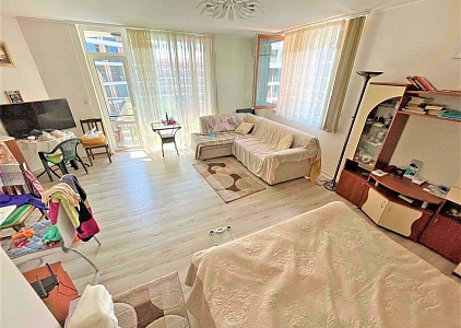 Przestronne studio z pięknym widokiem na basen. Zdjęcie 12