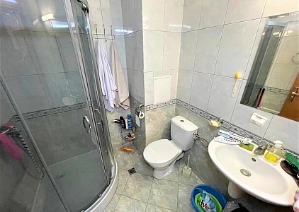 Przestronne studio z pięknym widokiem na basen. Zdjęcie 15