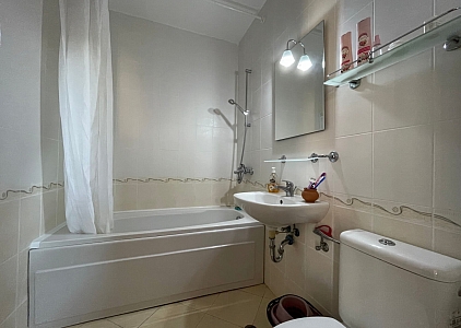 One bedroom apartment in a nice family complex. Photo 15