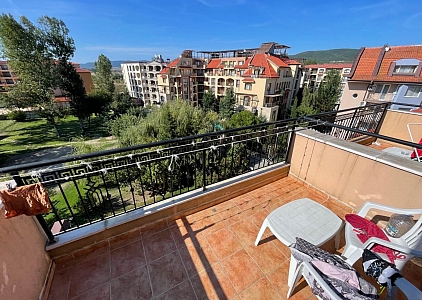 One bedroom apartment in a nice family complex. Photo 1