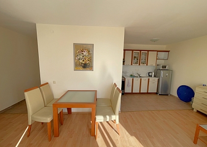 Przestronny apartament z widokiem na morze w dużym kompleksie. Zdjęcie 2