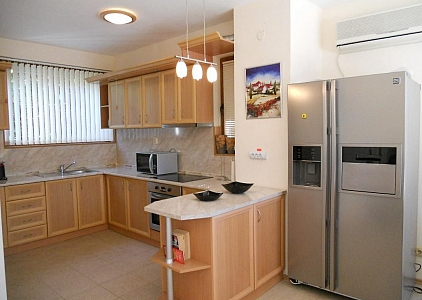 Třípokojový dům s vlastním bazénem . Foto 3