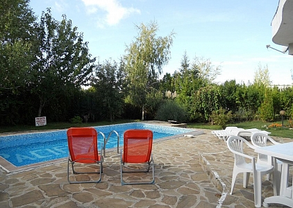 Třípokojový dům s vlastním bazénem . Foto 6