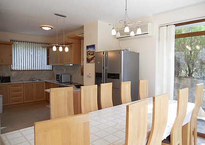 Třípokojový dům s vlastním bazénem . Foto 8