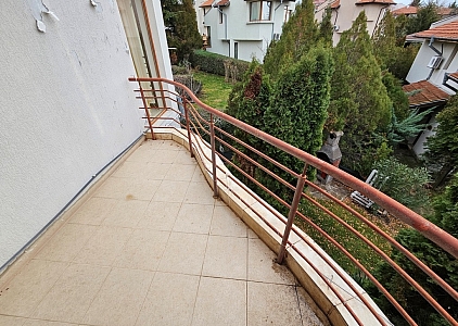 Duża kamienica z trzema sypialniami w dobrym kompleksie. Zdjęcie 25 Duża kamienica z trzema sypialniami w dobrym kompleksie. Zdjęcie 25
