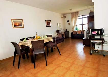 Трехкомнатная квартира около Солнечного Берега. Photo 2