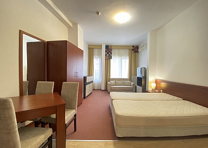 Studio ve velkém komplexu v první linii. Foto 2 Studio ve velkém komplexu v první linii. Foto 2
