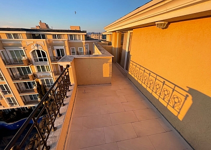 Небольшая трехкомнатная квартира в красивом комплексе . Фото 2