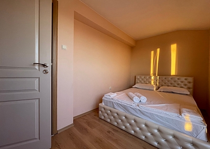 Небольшая трехкомнатная квартира в красивом комплексе . Фото 4