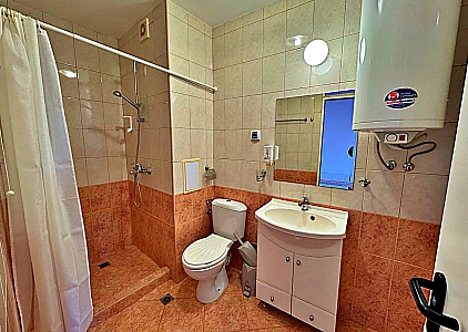 Studio in einem großen Komplex in erster Reihe. Foto 9