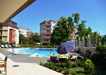 Moderne Wohnung in einem gemütlichen Komplex in der zweiten Meereslinie. Foto 1