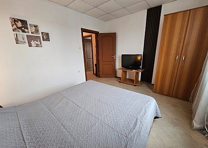 Pěkný třípokojový byt v komplexu s nízkým udržovacím poplatkem. Foto 3